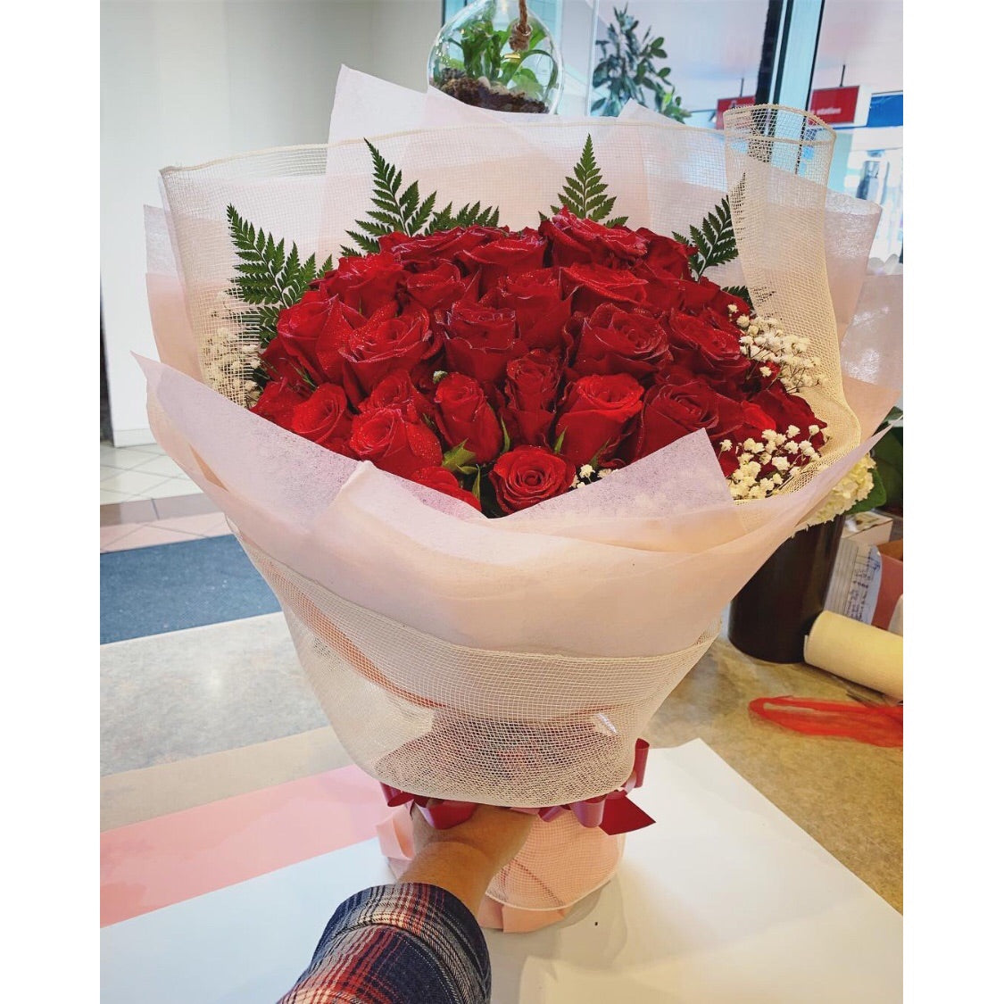 EE0003 - Red rose lovers