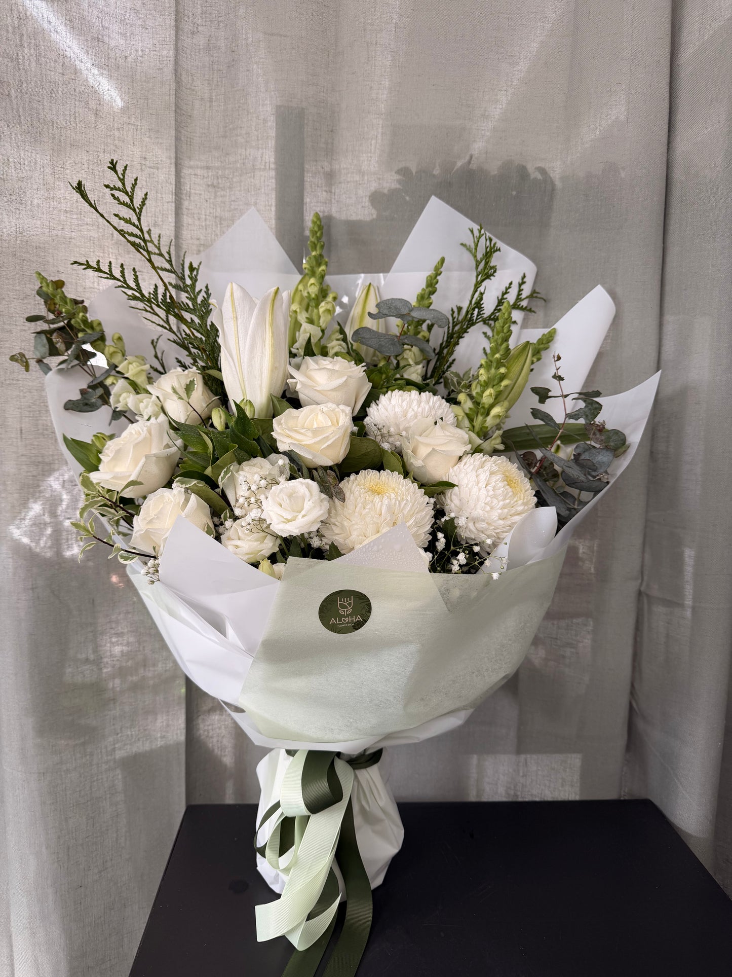 EE0031- Crisp White Bouquet