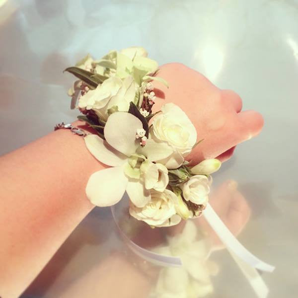 SW0017 - White orchid corsage
