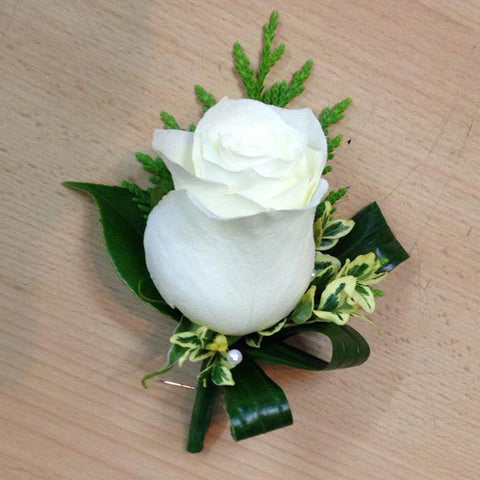 SW0024 - White buttonhole