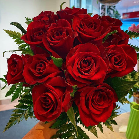 BQ0001 - Classic red roses