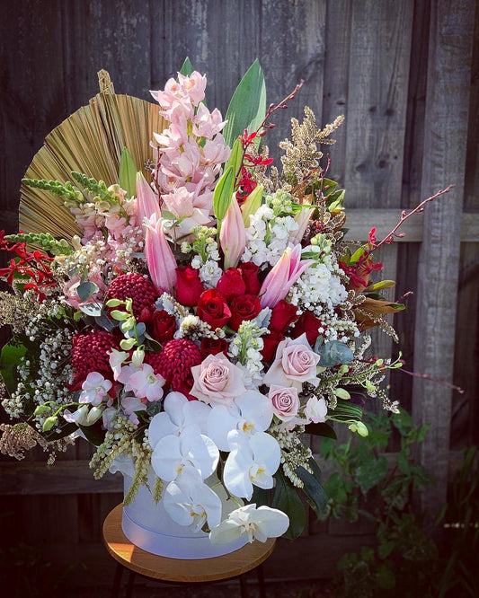 BB0069 - Grand Hat Box Arrangement