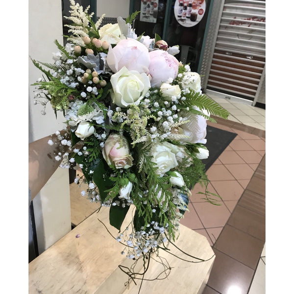 SW0043 - Teardrop bridal bouquet